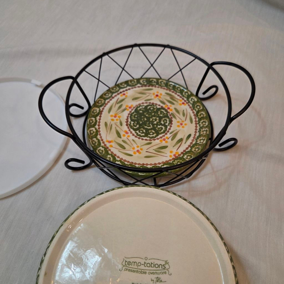 Temp-tations Old World Green Cream 1.5QT Serveware Bowl w/ Lid, Stand & trivet - Picture 5 of 9